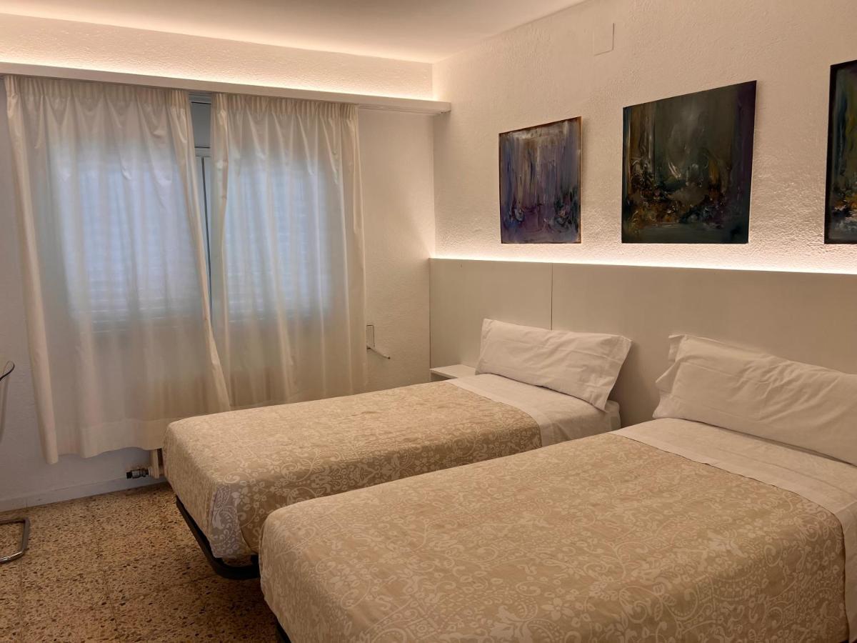 Hostal Marina Кадакес Екстериор снимка