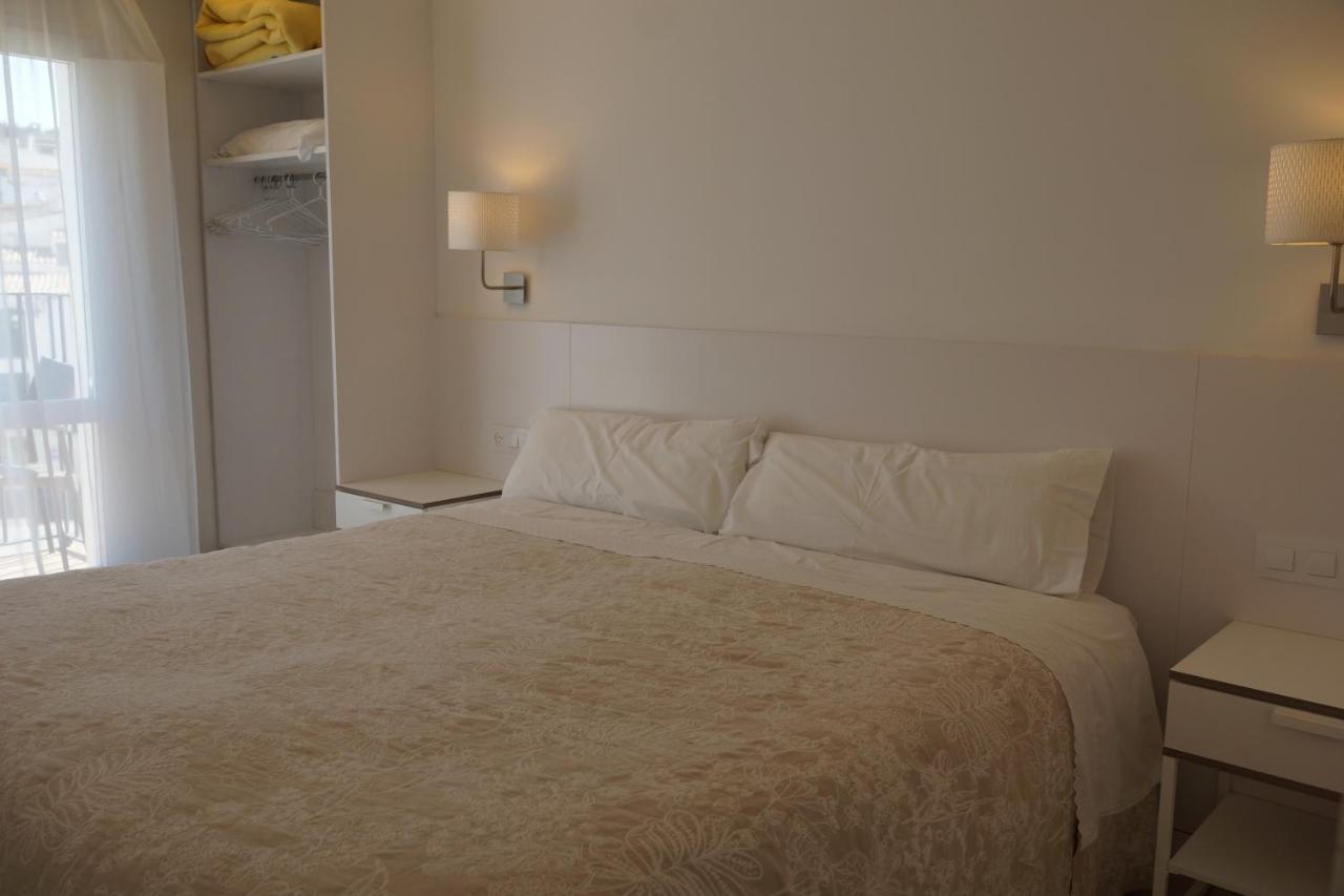 Hostal Marina Кадакес Екстериор снимка