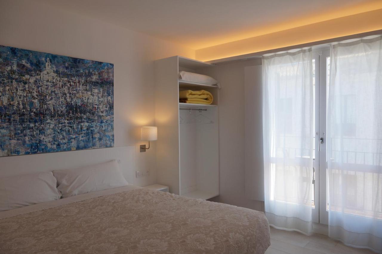 Hostal Marina Кадакес Екстериор снимка