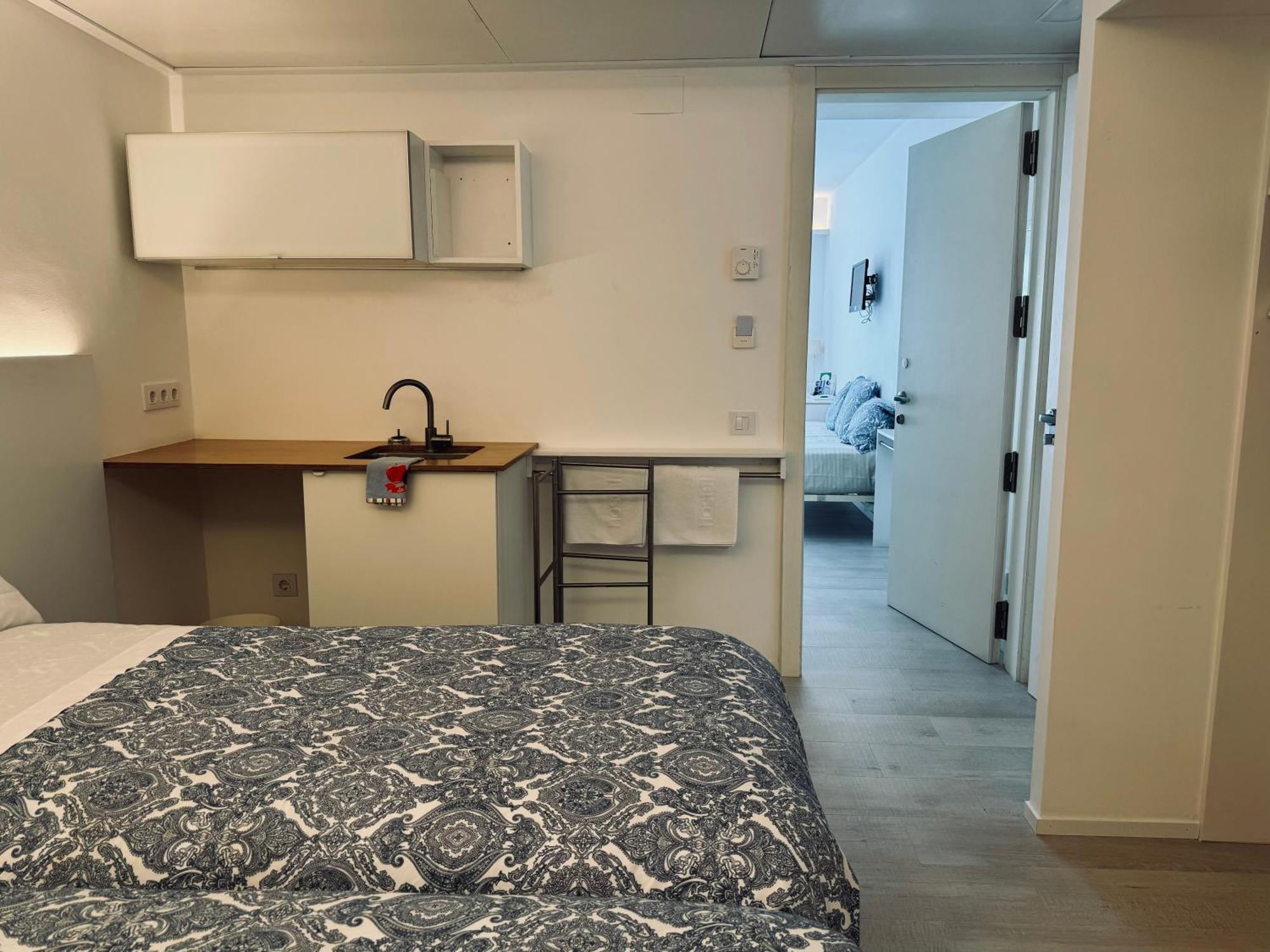 Hostal Marina Кадакес Екстериор снимка