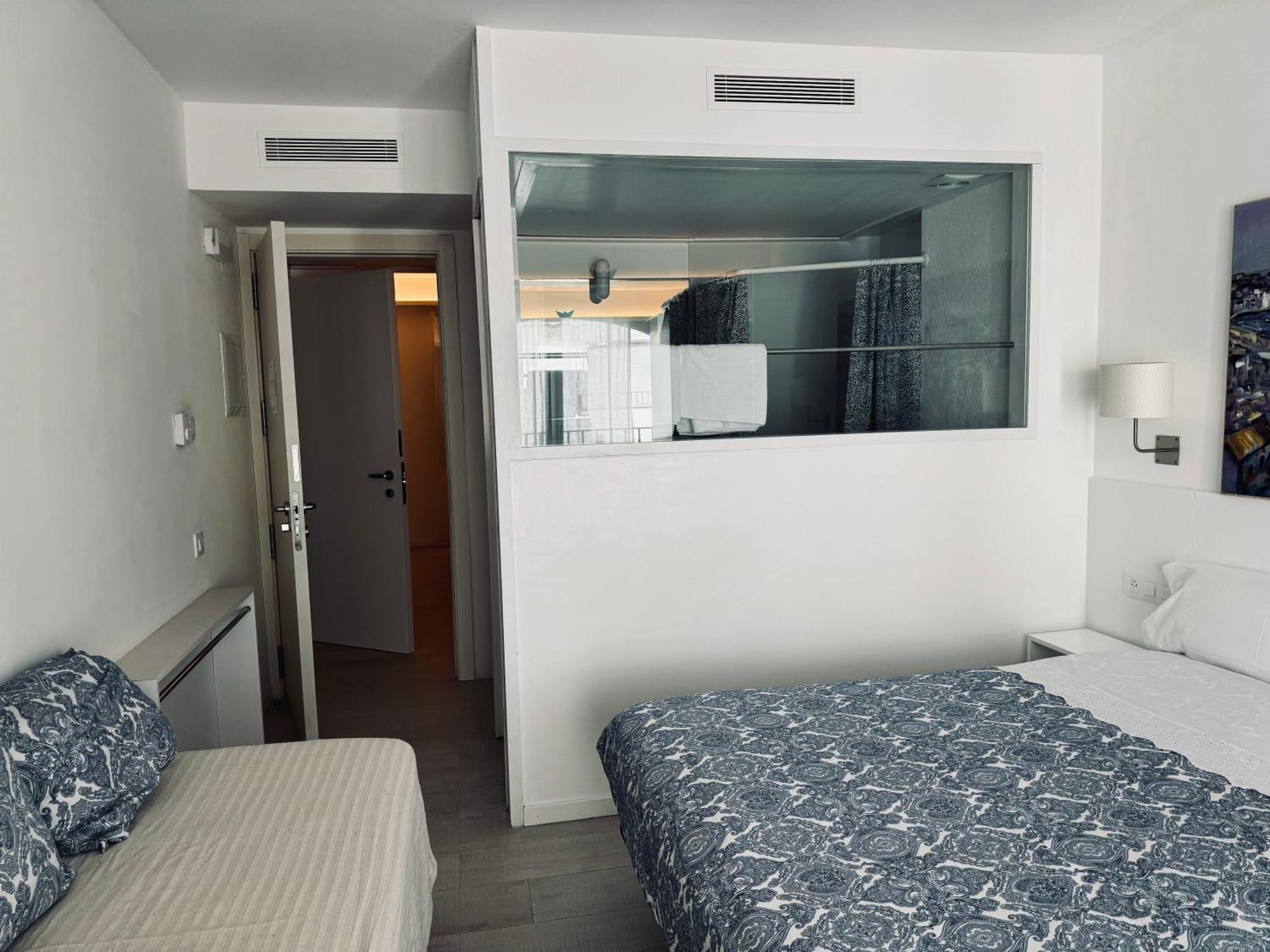 Hostal Marina Кадакес Екстериор снимка
