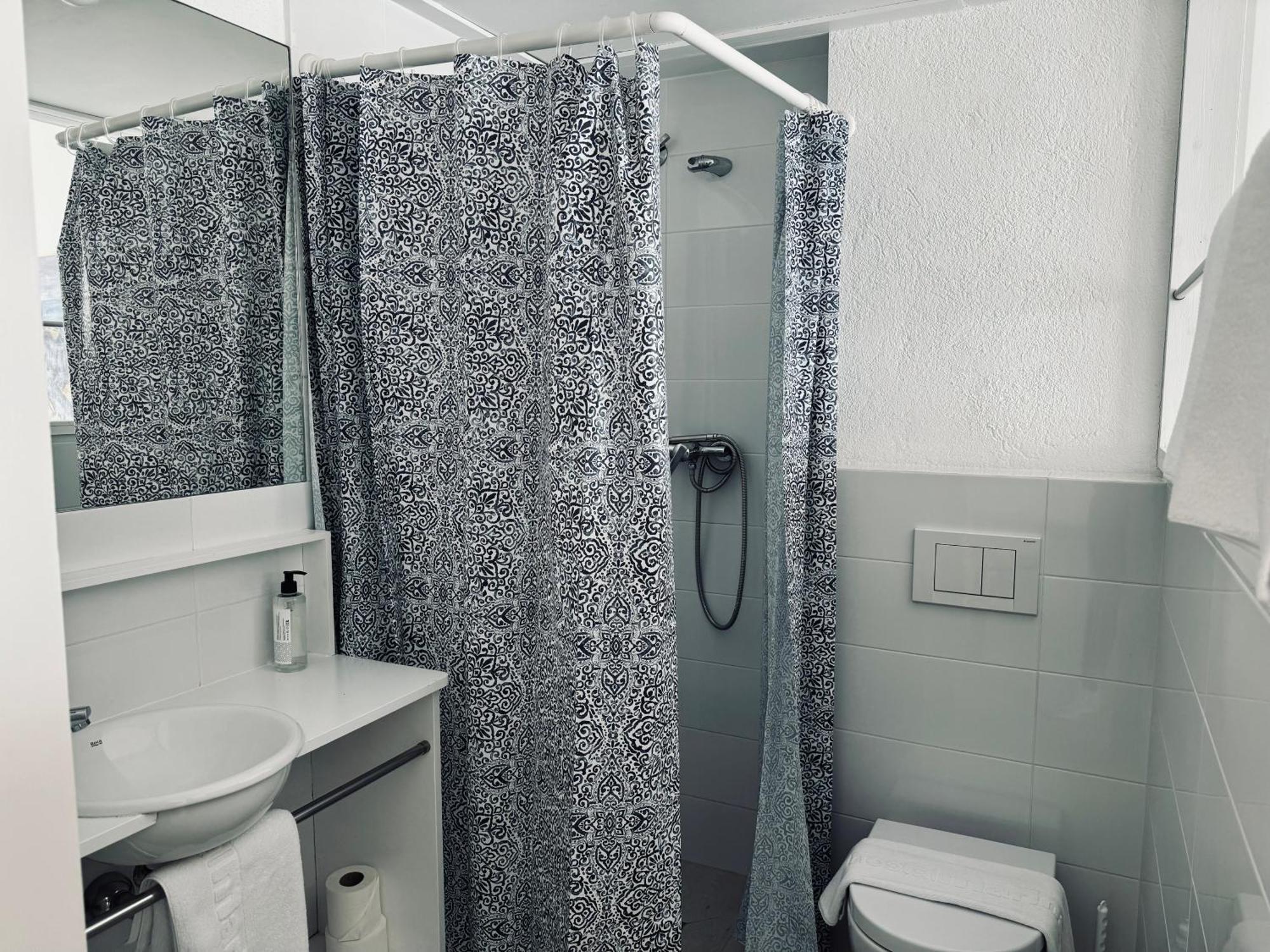 Hostal Marina Кадакес Екстериор снимка