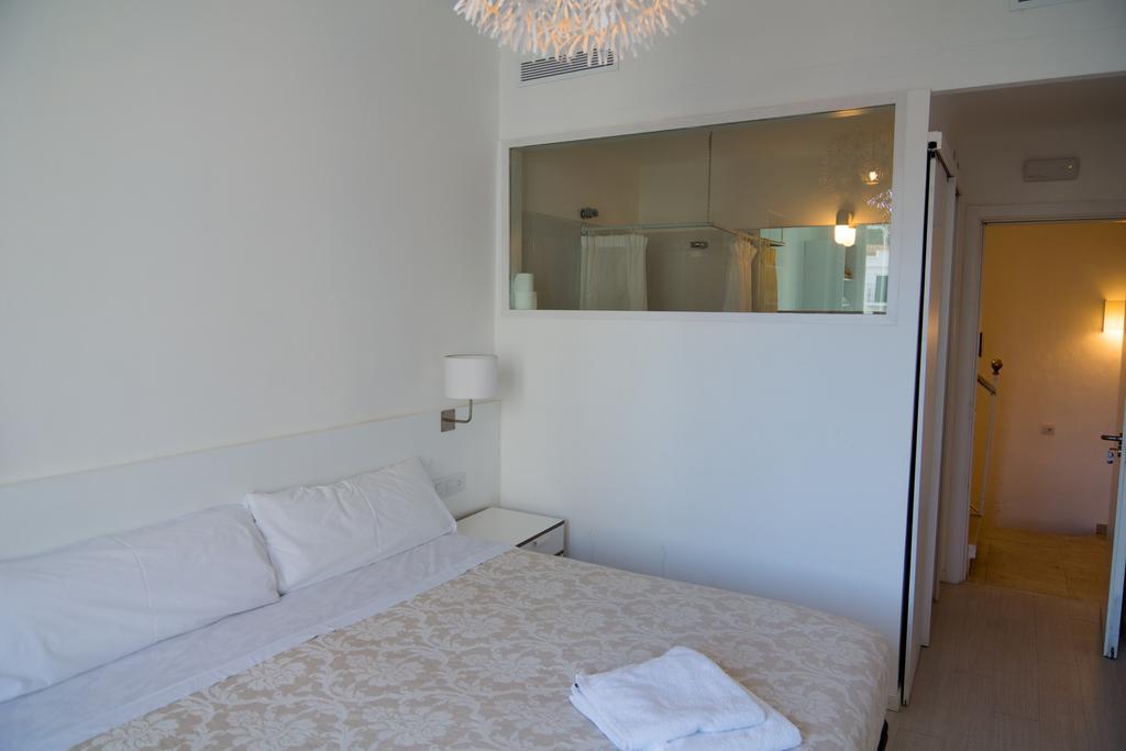 Hostal Marina Кадакес Екстериор снимка
