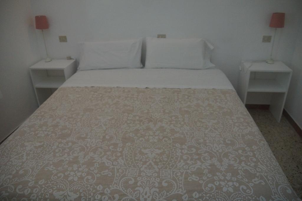 Hostal Marina Кадакес Екстериор снимка