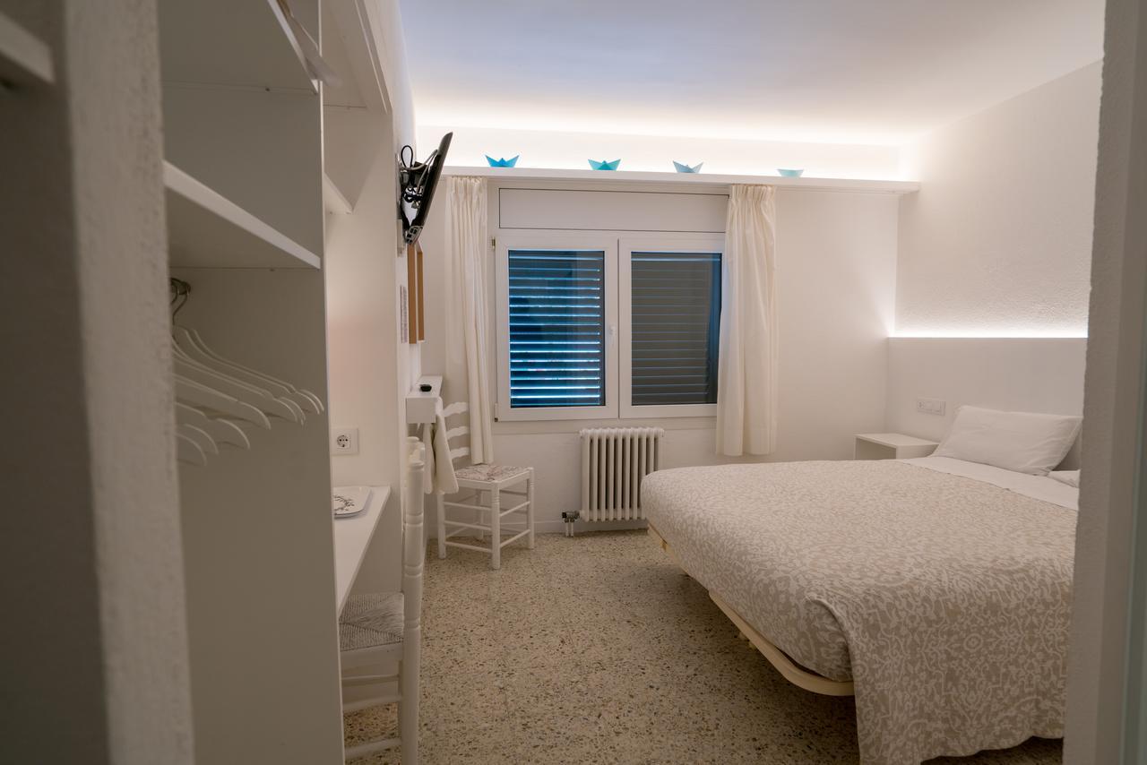 Hostal Marina Кадакес Екстериор снимка