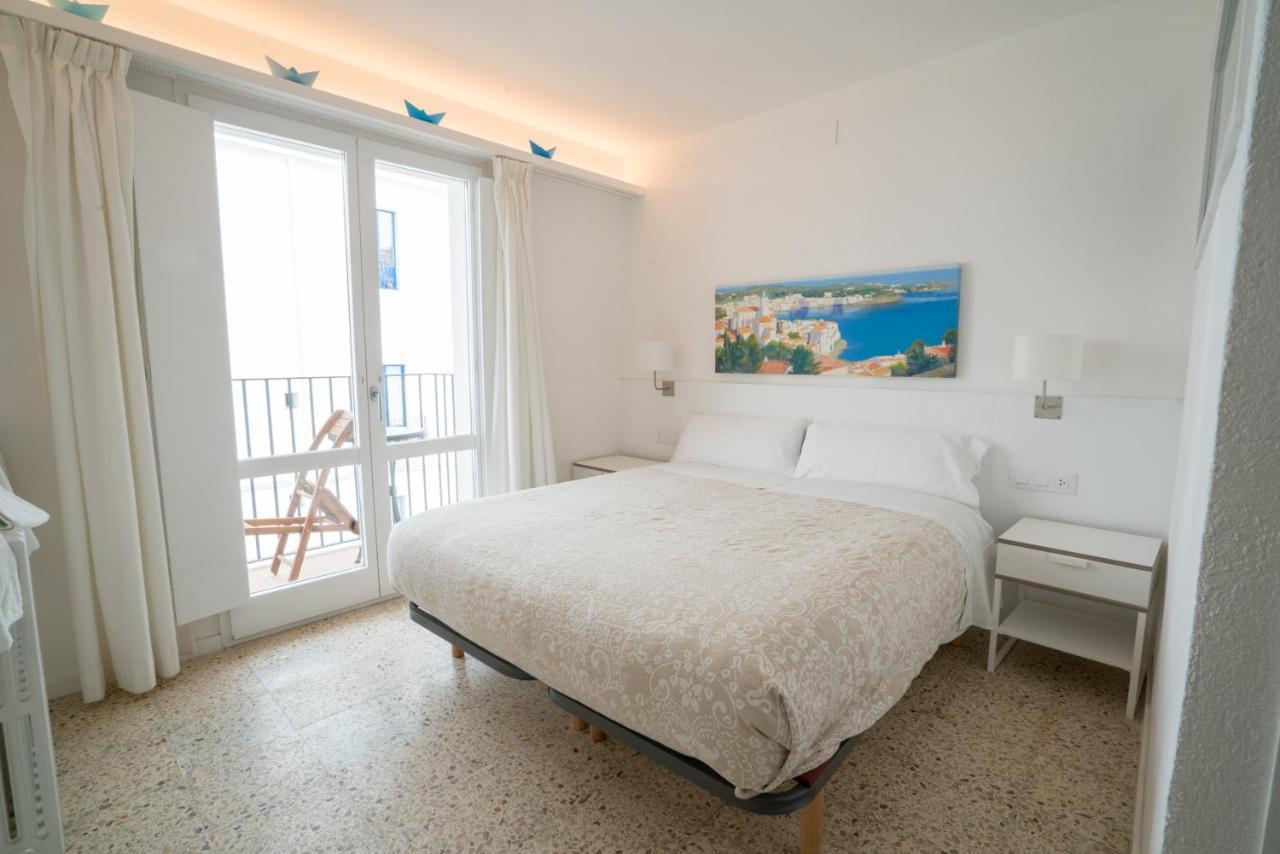 Hostal Marina Кадакес Екстериор снимка