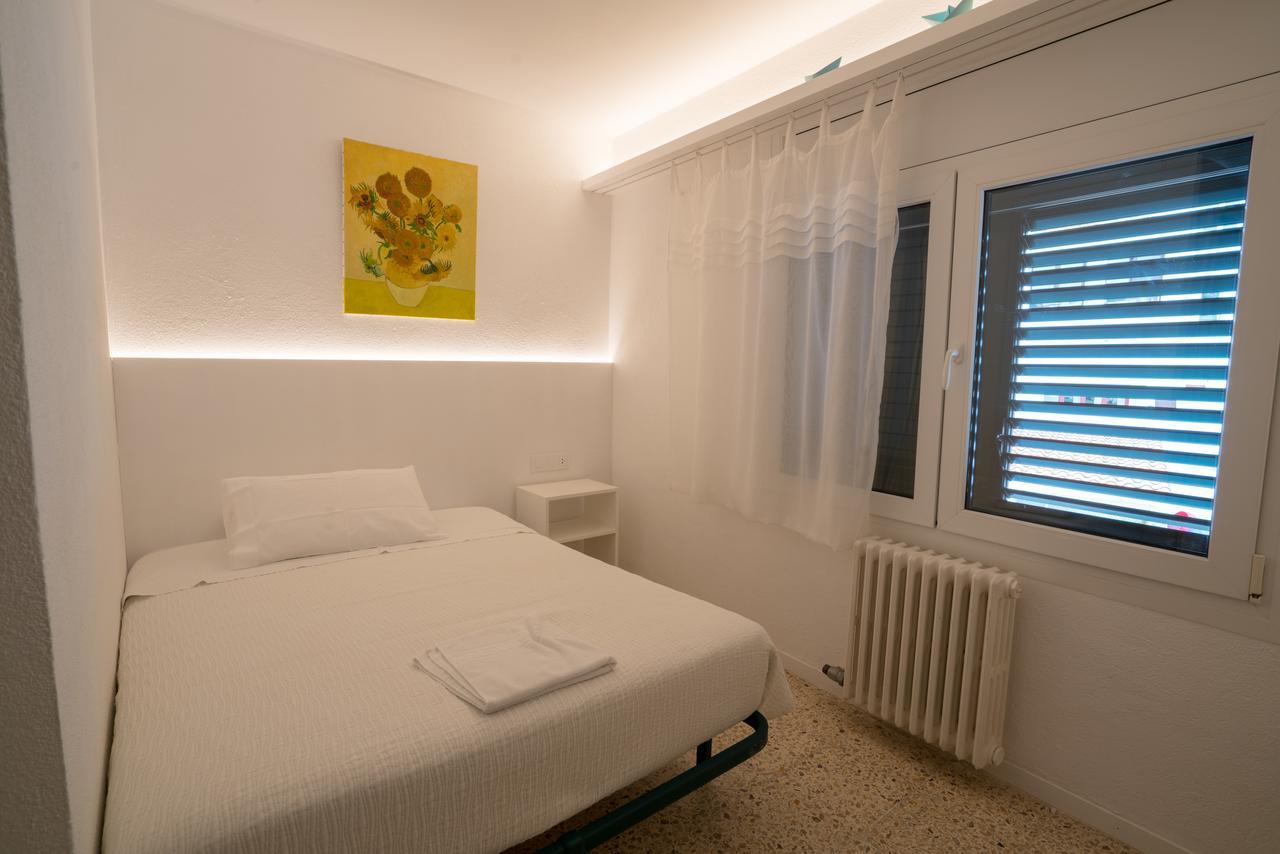 Hostal Marina Кадакес Екстериор снимка